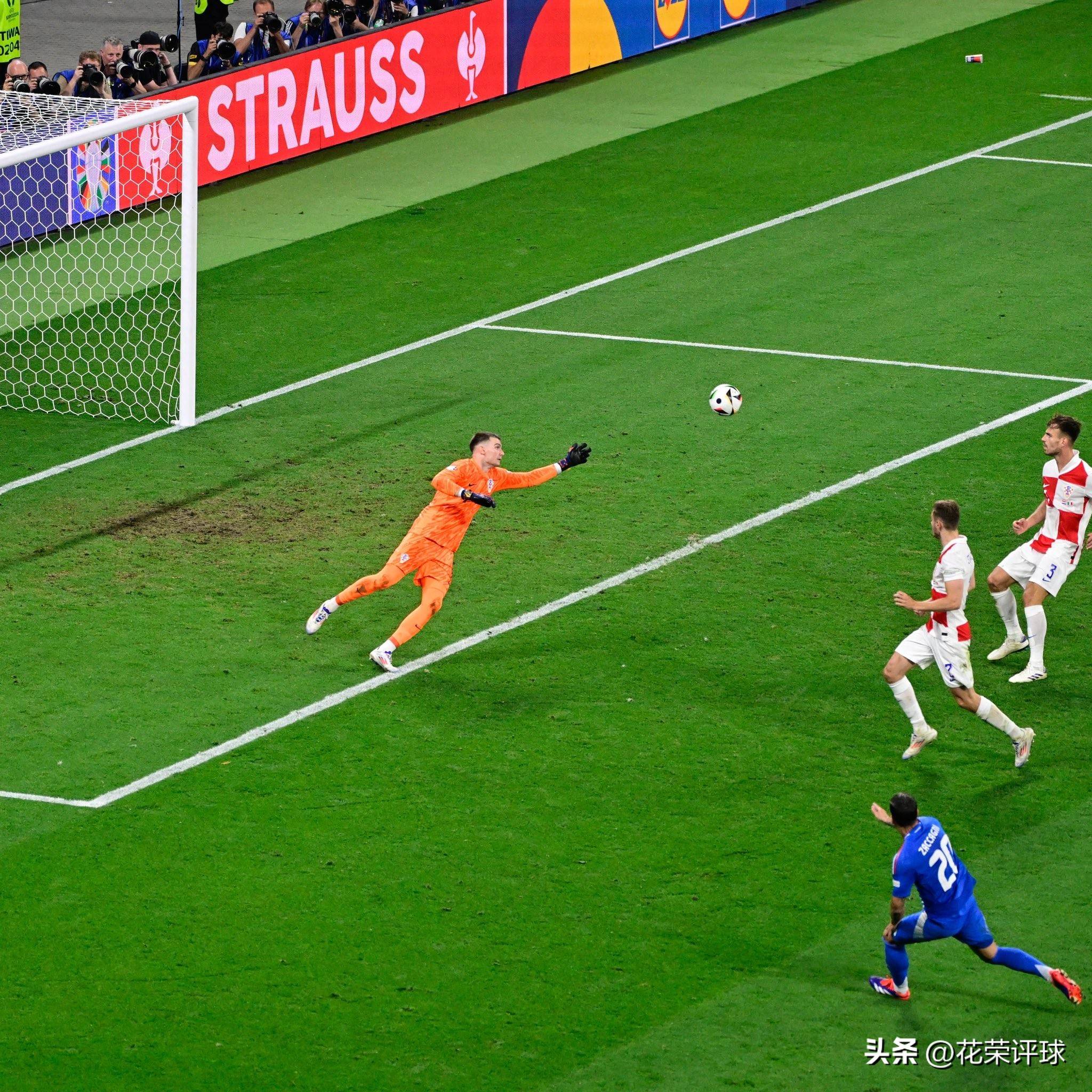 克罗地亚队在比赛中取得了巨大胜利(克罗地亚队在比赛中取得了巨大胜利英语)