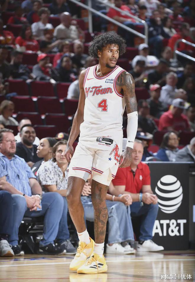 关于联盟新秀表现抢眼，获得周最佳的信息