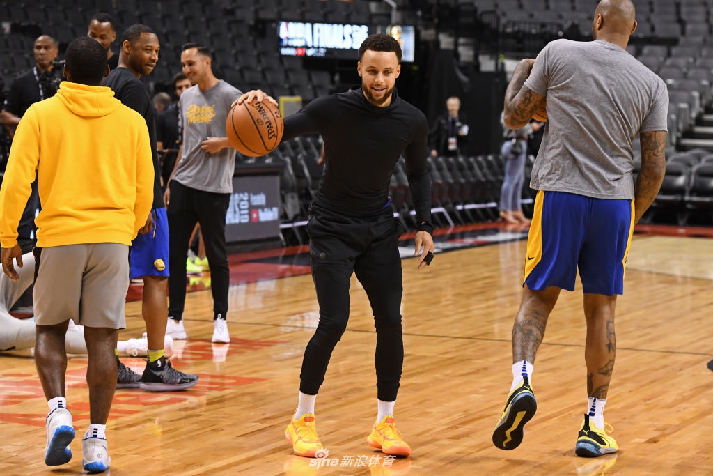 爵士队阵容备战，全力备战下一场比赛的简单介绍