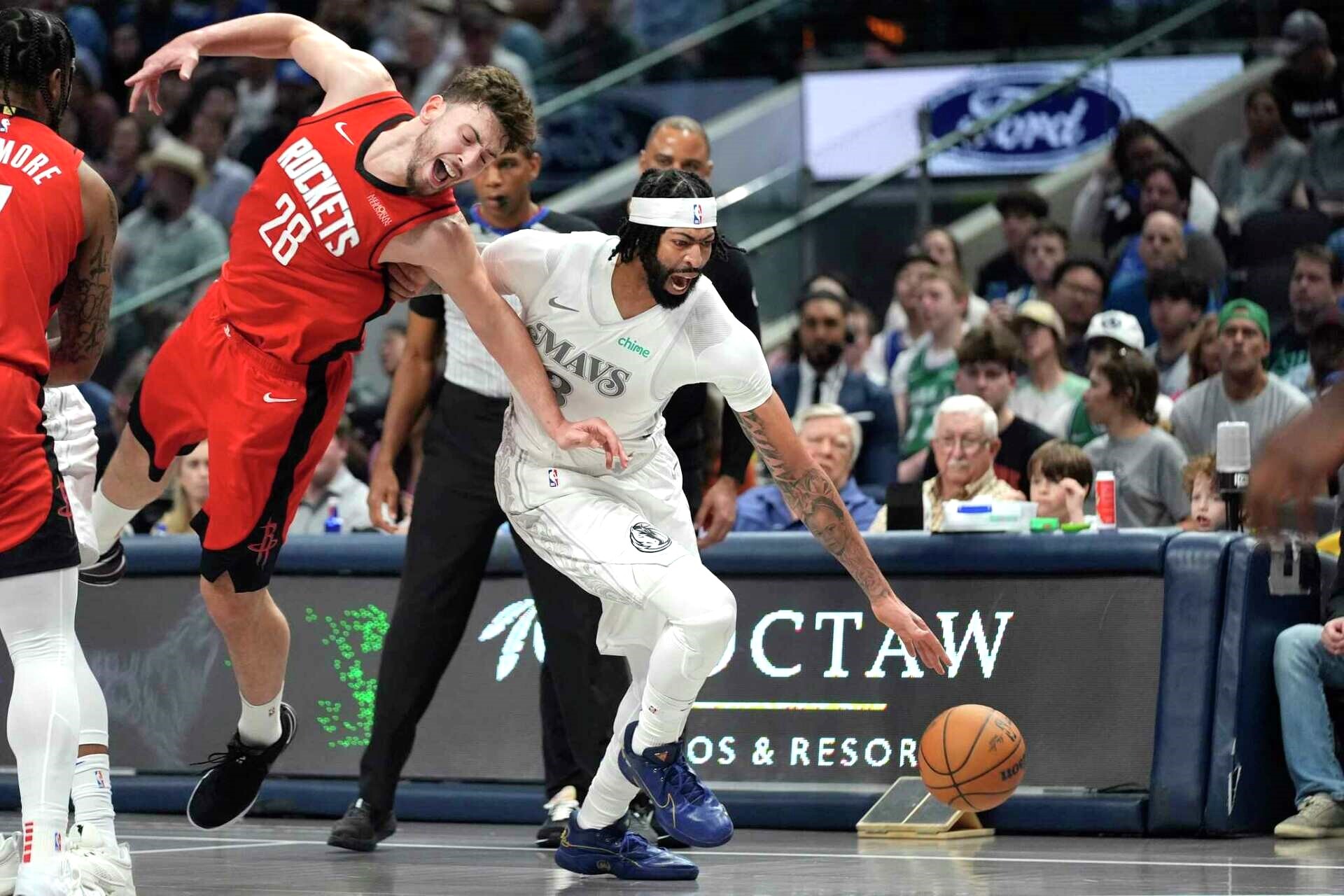 新秀球员崭露头角，帮助球队获得胜利