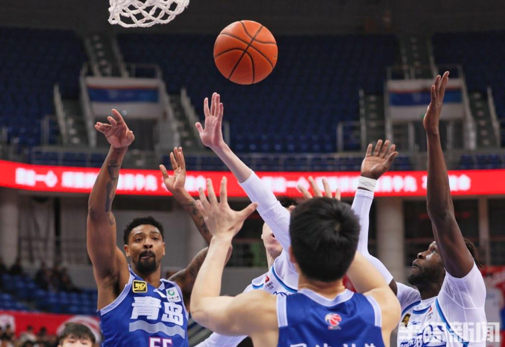 球队主场作战势不可挡,大胜对手 球队主场作战势不可挡,大胜对手